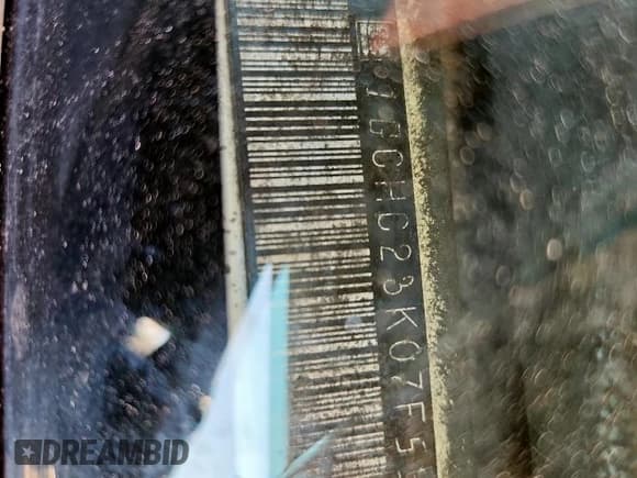 ✅ 2007 Chevrolet Silverado 2500HD 1LT • VIN: 1GCHC23K07F557176 • Lot: 90481755. Wystawiony na Copart z przebiegiem Nie podano. Bezpłatny archiwum sprzedaży aukcyjnych z USA i szczegółowy raport historii pojazdu na DreamBid. Zdjęcie 12.