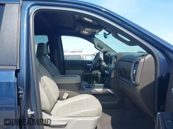 ✅ 2020 Chevrolet Silverado 1500 RST • VIN: 3GCUYEED2LG129800 • Lot: 42232131. Wystawiony na IAAI z przebiegiem 117 768 mil. Bezpłatny archiwum sprzedaży aukcyjnych z USA i szczegółowy raport historii pojazdu na DreamBid. Zdjęcie 5.