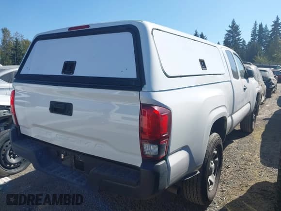 ✅ 2021 Toyota Tacoma SR • VIN: 3TYRX5GNXMT025626 • Lot: 43191213. Wystawiony na IAAI z przebiegiem 56 178 mil. Bezpłatny archiwum sprzedaży aukcyjnych z USA i szczegółowy raport historii pojazdu na DreamBid. Zdjęcie 4.