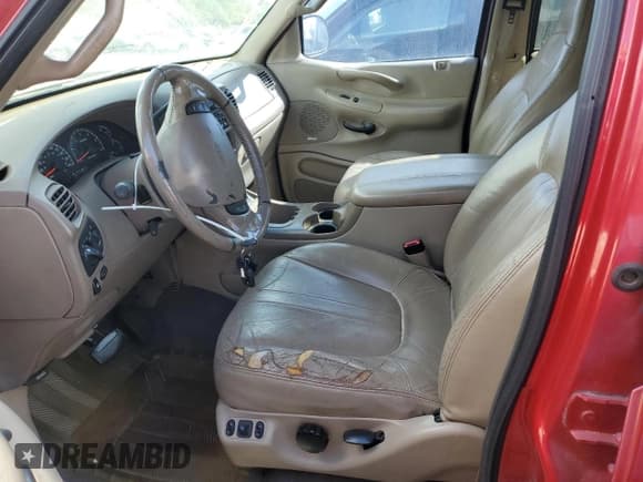 ✅ 2000 Ford Expedition Eddie Bauer • VIN: 1FMRU176XYLB63210 • Lot: 76551024. Wystawiony na Copart z przebiegiem Nie podano. Bezpłatny archiwum sprzedaży aukcyjnych z USA i szczegółowy raport historii pojazdu na DreamBid. Zdjęcie 7.