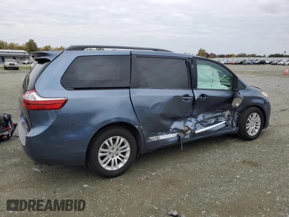 ✅ 2017 Toyota Sienna XLE • VIN: 5TDYZ3DC3HS781989 • Lot: 93470555. Wystawiony na Copart z przebiegiem 68 810 mil. Bezpłatny archiwum sprzedaży aukcyjnych z USA i szczegółowy raport historii pojazdu na DreamBid. Zdjęcie 3.