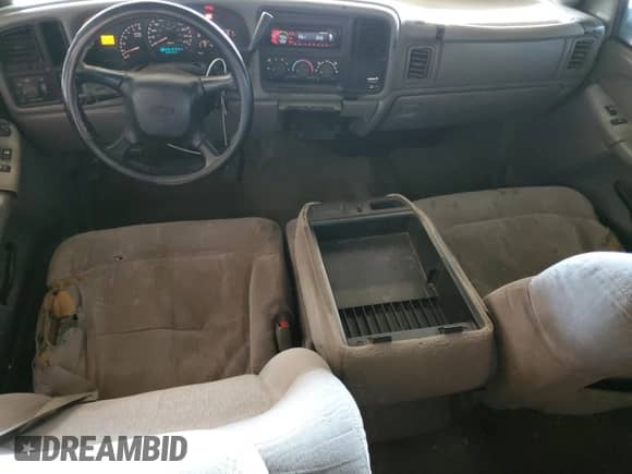 2000 Chevrolet Silverado 1500 z VIN 2GCEC19V1Y1395257, wystawiony jako Copart lot #90746085 z przebiegiem 269 194 mil mil oraz Czysty tytuł • Clean title. Historia ofert i sprzedaży dostępna na DreamBid. Obrazek 8.