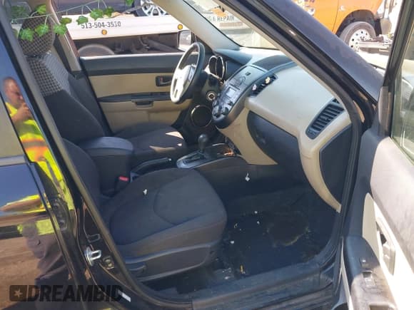 ✅ 2011 Kia Soul + • VIN: KNDJT2A25B7710867 • Lot: 43165783. Wystawiony na IAAI z przebiegiem 154 928 mil. Bezpłatny archiwum sprzedaży aukcyjnych z USA i szczegółowy raport historii pojazdu na DreamBid. Zdjęcie 5.