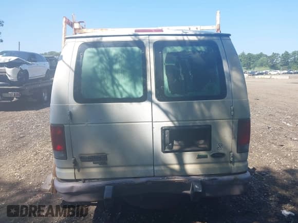 ✅ 2014 Ford Econoline Cargo Commercial • VIN: 1FTNE2EW8EDA31819 • Лот: 42963484. Опубликован ранее на IAAI с пробегом 203 464 миль. Бесплатный доступ к архиву аукционных продаж из США и подробный отчёт об истории автомобиля на DreamBid. Изображение 16.