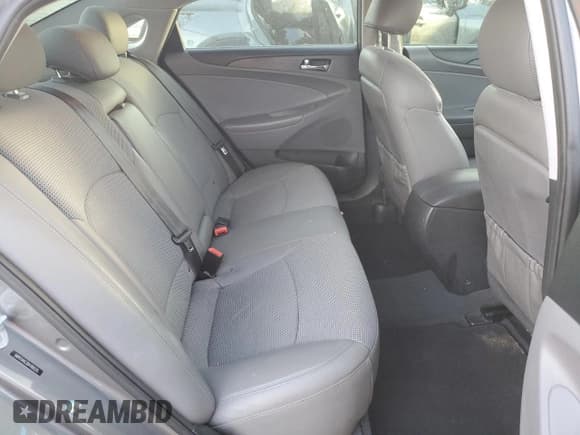 ✅ 2013 Hyundai Sonata SE • VIN: 5NPEC4AC3DH768335 • Лот: 90243145. Опубликован ранее на Copart с пробегом 131 241 миль. Бесплатный доступ к архиву аукционных продаж из США и подробный отчёт об истории автомобиля на DreamBid. Изображение 10.