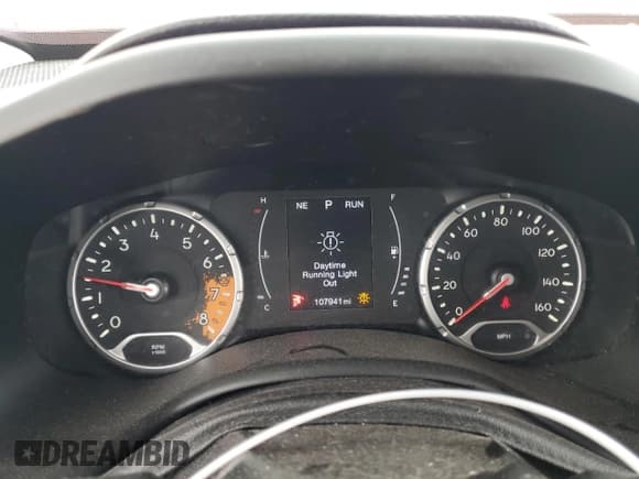 ✅ 2017 Jeep Renegade Latitude • VIN: ZACCJABB7HPG22860 • Lot: 51043855. Listed on Copart with 107,941 mi. Free auction sales archive from the USA and detailed vehicle history report at DreamBid. Image 9.