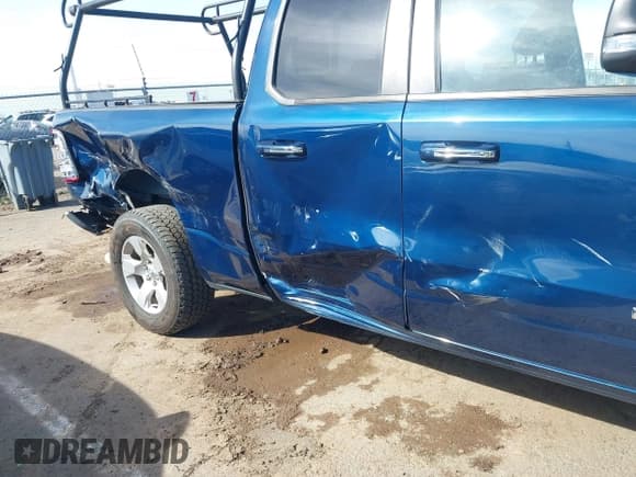 ✅ 2019 Ram 1500 Big Horn • VIN: 1C6RREBT8KN655621 • Lot: 41619737. Wystawiony na IAAI z przebiegiem 144 591 mil. Bezpłatny archiwum sprzedaży aukcyjnych z USA i szczegółowy raport historii pojazdu na DreamBid. Zdjęcie 6.