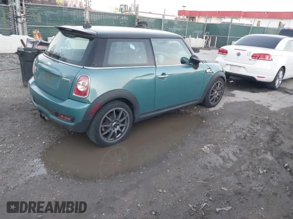 ✅ 2012 MINI Hardtop S • VIN: WMWSV3C5XCT385392 • Lot: 43852029. Listed on IAAI with 150,969 mi. Free auction sales archive from the USA and detailed vehicle history report at DreamBid. Image 4.