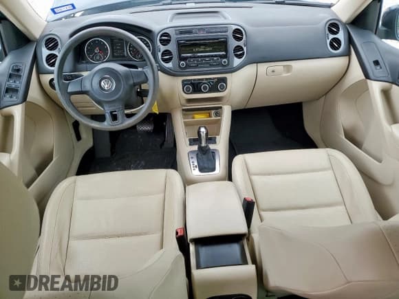 ✅ 2012 Volkswagen Tiguan SE • VIN: WVGAV7AX0CW590384 • Lot: 59136155. Listed on Copart with 129,726 mi. Free auction sales archive from the USA and detailed vehicle history report at DreamBid. Image 8.