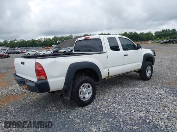 ✅ 2015 Toyota Tacoma • VIN: 5TFUX4EN4FX038145 • Lot: 42799533. Listed on IAAI with 270,754 mi. Free auction sales archive from the USA and detailed vehicle history report at DreamBid. Image 4.