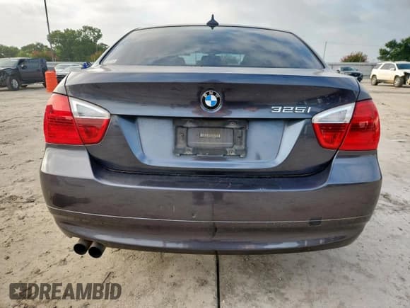 ✅ 2006 BMW 3 Series 325i • VIN: WBAVB17566NK38449 • Lot: 64977945. Wystawiony na Copart z przebiegiem 219 718 mil. Bezpłatny archiwum sprzedaży aukcyjnych z USA i szczegółowy raport historii pojazdu na DreamBid. Zdjęcie 6.