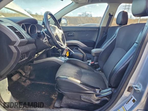 ✅ 2010 Mitsubishi Outlander XLS • VIN: JA4JT4AX2AZ006372 • Lot: 93985325. Wystawiony na Copart z przebiegiem 161 592 mil. Bezpłatny archiwum sprzedaży aukcyjnych z USA i szczegółowy raport historii pojazdu na DreamBid. Zdjęcie 7.