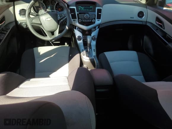 ✅ 2014 Chevrolet Cruze LS • VIN: 1G1PA5SG3E7157676 • Lot: 82648035. Listed on Copart with 17,998 mi. Free auction sales archive from the USA and detailed vehicle history report at DreamBid. Image 8.