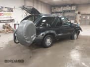 ✅ 1999 GMC Jimmy SLS Comfort/Convenience • VIN: 1GKCT18W1XK503719 • Lot: 41536310. Wystawiony na IAAI z przebiegiem 151 211 mil. Bezpłatny archiwum sprzedaży aukcyjnych z USA i szczegółowy raport historii pojazdu na DreamBid. Zdjęcie 4.