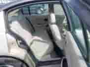 2004 Saturn ION ION 2 z VIN 1G8AJ52F94Z121055, wystawiony jako IAAI lot #42846694 z przebiegiem 95 657 mil mil oraz . Historia ofert i sprzedaży dostępna na DreamBid. Obrazek 8.