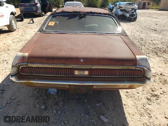 ✅ 1969 Mercury Cougar • VIN: 9R93H505711 • Lot: 74966324. Wystawiony na Copart z przebiegiem 2 497 mil. Bezpłatny archiwum sprzedaży aukcyjnych z USA i szczegółowy raport historii pojazdu na DreamBid. Zdjęcie 6.