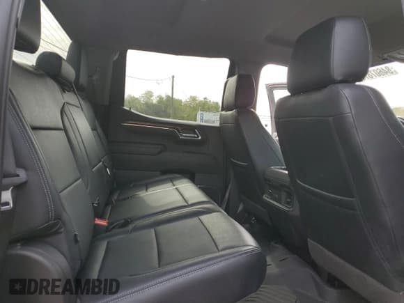 ✅ 2024 Chevrolet Silverado 1500 LT Trail Boss • VIN: 3GCUDFE82RG137103 • Лот: 84607875. Опубликован ранее на Copart с пробегом 10 535 миль. Бесплатный доступ к архиву аукционных продаж из США и подробный отчёт об истории автомобиля на DreamBid. Изображение 10.