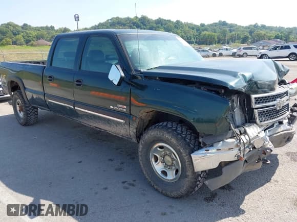 ✅ 2005 Chevrolet Silverado 2500HD • VIN: 1GCHK23215F911562 • Lot: 43222584. Listed on IAAI with 75,817 mi. Free auction sales archive from the USA and detailed vehicle history report at DreamBid. Image 1.
