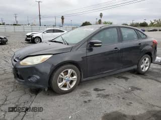 ✅ 2013 Ford Focus SE • VIN: 1FADP3F27DL236324 • Lot: 93050495. Wystawiony na Copart z przebiegiem 168 408 mil. Bezpłatny archiwum sprzedaży aukcyjnych z USA i szczegółowy raport historii pojazdu na DreamBid. Zdjęcie 1.