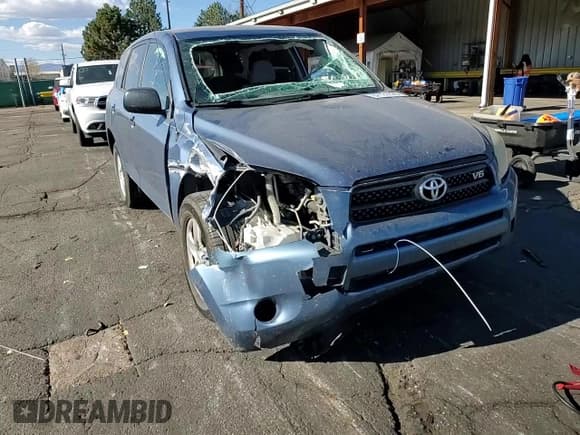 ✅ 2008 Toyota RAV4 • VIN: JTMBK33V185054062 • Лот: 92129825. Опубликован ранее на Copart с пробегом 202 000 миль. Бесплатный доступ к архиву аукционных продаж из США и подробный отчёт об истории автомобиля на DreamBid. Изображение 14.