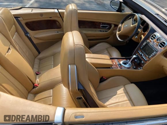 ✅ 2007 Bentley Continental GT • VIN: SCBDR33W17C043914 • Лот: 73953294. Опубликован ранее на Copart с пробегом 68 500 миль. Бесплатный доступ к архиву аукционных продаж из США и подробный отчёт об истории автомобиля на DreamBid. Изображение 5.