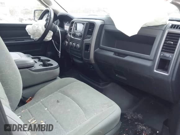 2017 Ram 1500 Express z VIN 1C6RR7FT3HS691054, wystawiony jako IAAI lot #43492242 z przebiegiem 109 532 mil mil oraz . Historia ofert i sprzedaży dostępna na DreamBid. Obrazek 5.