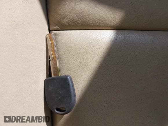 ✅ 2005 Audi A6 • VIN: WAUDG74F15N123897 • Лот: 42623437. Опубликован ранее на IAAI с пробегом 113 648 миль. Бесплатный доступ к архиву аукционных продаж из США и подробный отчёт об истории автомобиля на DreamBid. Изображение 11.