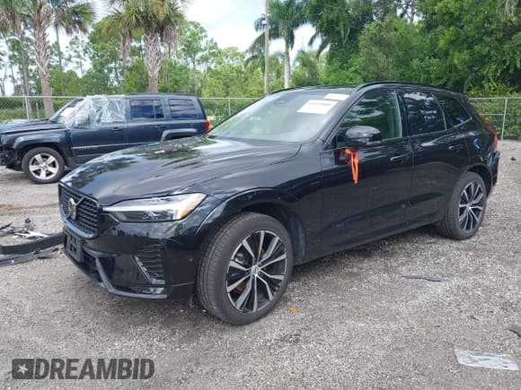 ✅ 2025 Volvo XC60 Plus • VIN: YV4M12RC4S1140778 • Lot: 43199800. Listed on IAAI with 13,895 mi. Free auction sales archive from the USA and detailed vehicle history report at DreamBid. Image 2.