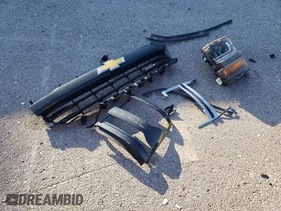 ✅ 2018 Chevrolet Silverado 1500 LT • VIN: 1GCVKREC6JZ318936 • Lot: 84595185. Wystawiony na Copart z przebiegiem 125 631 mil. Bezpłatny archiwum sprzedaży aukcyjnych z USA i szczegółowy raport historii pojazdu na DreamBid. Zdjęcie 12.