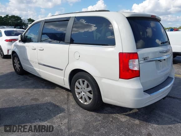 ✅ 2012 Chrysler Town & Country Touring • VIN: 2C4RC1BGXCR270328 • Lot: 43781542. Listed on IAAI with 110,728 mi. Free auction sales archive from the USA and detailed vehicle history report at DreamBid. Image 3.