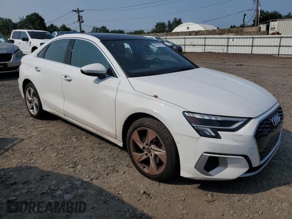✅ 2024 Audi A3 Premium • VIN: WAUGUDGY4RA066061 • Лот: 66765375. Опубликован ранее на Copart с пробегом 8 533 миль. Бесплатный доступ к архиву аукционных продаж из США и подробный отчёт об истории автомобиля на DreamBid. Изображение 4.