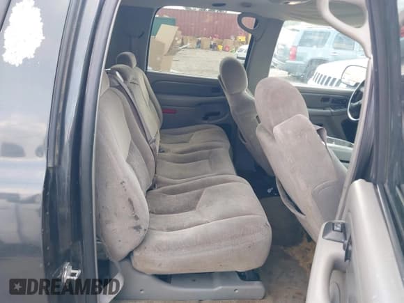 ✅ 2005 Chevrolet Suburban LS • VIN: 1GNEC16Z15R173836 • Lot: 43504108. Wystawiony na IAAI z przebiegiem 334 696 mil. Bezpłatny archiwum sprzedaży aukcyjnych z USA i szczegółowy raport historii pojazdu na DreamBid. Zdjęcie 8.