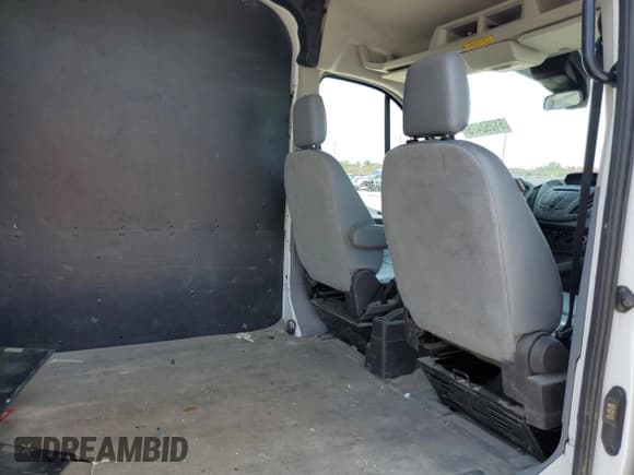 ✅ 2019 Ford Transit • VIN: 1FTYE1CM3KKB83796 • Lot: 54079855. Wystawiony na Copart z przebiegiem 76 721 mil. Bezpłatny archiwum sprzedaży aukcyjnych z USA i szczegółowy raport historii pojazdu na DreamBid. Zdjęcie 10.