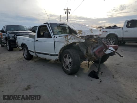 ✅ 1993 Chevrolet S-10 X96 • VIN: 1GCCS14R8P8179826 • Lot: 76541483. Wystawiony na Copart z przebiegiem 217 285 mil. Bezpłatny archiwum sprzedaży aukcyjnych z USA i szczegółowy raport historii pojazdu na DreamBid. Zdjęcie 4.