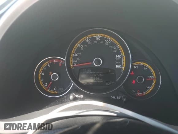 ✅ 2016 Volkswagen Beetle Dune • VIN: 3VWS17AT0GM633772 • Lot: 82483095. Listed on Copart with 73,990 mi. Free auction sales archive from the USA and detailed vehicle history report at DreamBid. Image 9.