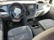 ✅ 2020 Toyota Sienna LE Auto Access Seat • VIN: 5TDKZ3DC0LS077716 • Lot: 68424044. Listed on Copart with 27,282 mi. Free auction sales archive from the USA and detailed vehicle history report at DreamBid. Image 8.