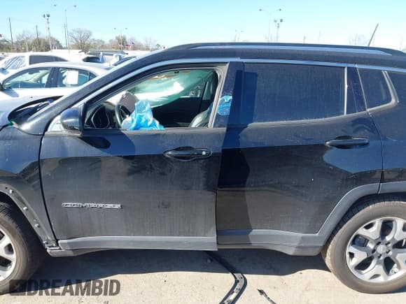 ✅ 2018 Jeep Compass Limited • VIN: 3C4NJDCB4JT340991 • Lot: 41776098. Wystawiony na IAAI z przebiegiem Nie podano. Bezpłatny archiwum sprzedaży aukcyjnych z USA i szczegółowy raport historii pojazdu na DreamBid. Zdjęcie 15.