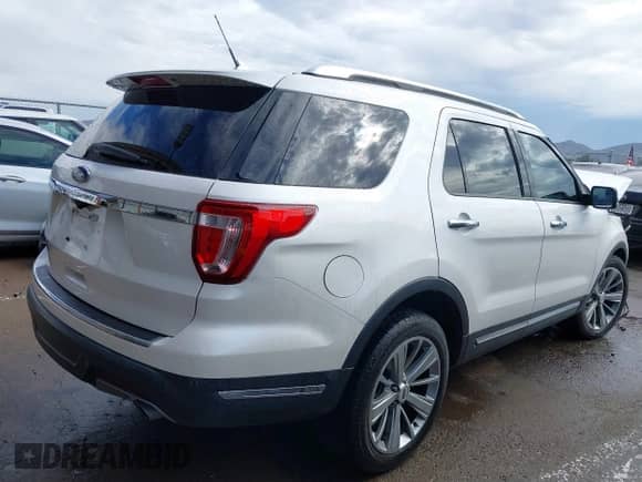 2018 Ford Explorer Limited z VIN 1FM5K8F88JGA21341, wystawiony jako IAAI lot #43265806 z przebiegiem Nie podano mil oraz . Historia ofert i sprzedaży dostępna na DreamBid. Obrazek 13.