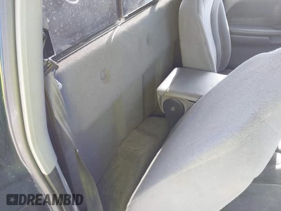 ✅ 2000 Dodge Dakota • VIN: 1B7FL26X5YS709749 • Lot: 41680603. Wystawiony na IAAI z przebiegiem 145 938 mil. Bezpłatny archiwum sprzedaży aukcyjnych z USA i szczegółowy raport historii pojazdu na DreamBid. Zdjęcie 8.