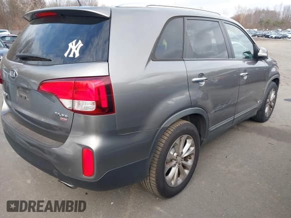 ✅ 2014 Kia Sorento EX • VIN: 5XYKUDA77EG524120 • Lot: 43898218. Listed on IAAI with 110,122 mi. Free auction sales archive from the USA and detailed vehicle history report at DreamBid. Image 4.