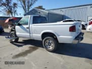 ✅ 1998 Chevrolet S-10 LS • VIN: 1GCCS1445WK267576 • Лот: 83897734. Опубликован ранее на Copart с пробегом 304 902 миль. Бесплатный доступ к архиву аукционных продаж из США и подробный отчёт об истории автомобиля на DreamBid. Изображение 2.