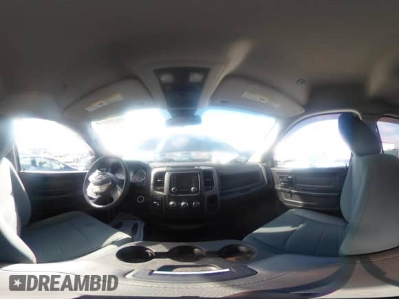 2018 Ram 1500 Tradesman z VIN 1C6RR6FG3JS325243, wystawiony jako IAAI lot #41630019 z przebiegiem 54 019 mil mil oraz . Historia ofert i sprzedaży dostępna na DreamBid. Obrazek 19.