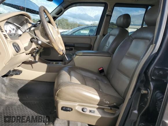 ✅ 2005 Ford Explorer Sport Trac XLS • VIN: 1FMZU77K15UA13234 • Lot: 90802835. Listed on Copart with 239,617 mi. Free auction sales archive from the USA and detailed vehicle history report at DreamBid. Image 7.