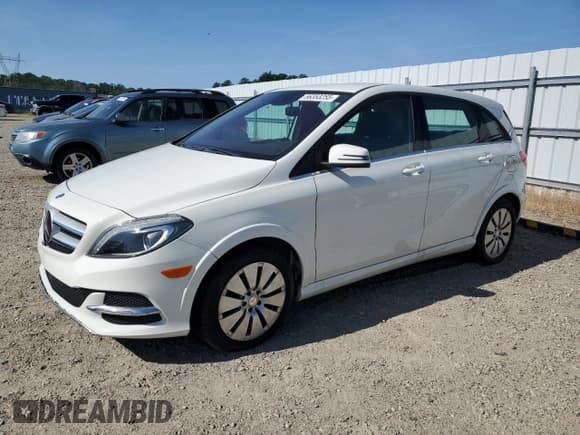 ✅ 2014 Mercedes-Benz B Electric Drive • VIN: WDDVP9ABXEJ003078 • Lot: 56353255. Listed on Copart with 86,149 mi. Free auction sales archive from the USA and detailed vehicle history report at DreamBid. Image 1.