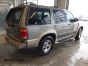 ✅ 2000 Ford Explorer Eddie Bauer • VIN: 1FMZU74E8YZB41346 • Lot: 41601042. Wystawiony na IAAI z przebiegiem 295 103 mil. Bezpłatny archiwum sprzedaży aukcyjnych z USA i szczegółowy raport historii pojazdu na DreamBid. Zdjęcie 4.