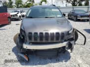 ✅ 2015 Jeep Cherokee Latitude • VIN: 1C4PJMCS2FW774367 • Lot: 64475165. Wystawiony na Copart z przebiegiem 178 384 mil. Bezpłatny archiwum sprzedaży aukcyjnych z USA i szczegółowy raport historii pojazdu na DreamBid. Zdjęcie 5.