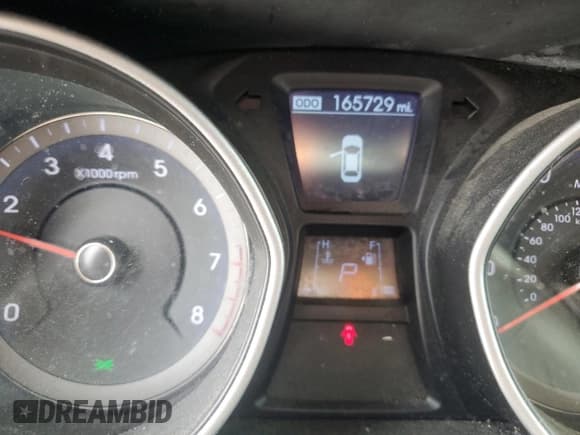 ✅ 2017 Hyundai Elantra • VIN: KMHD35LH0HU351465 • Lot: 81553805. Listed on Copart with 165,729 mi. Free auction sales archive from the USA and detailed vehicle history report at DreamBid. Image 9.