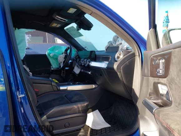 ✅ 2024 Mercedes-Benz GLB 250 • VIN: W1N4M4GB8RW375772 • Lot: 42257128. Wystawiony na IAAI z przebiegiem 5 892 mil. Bezpłatny archiwum sprzedaży aukcyjnych z USA i szczegółowy raport historii pojazdu na DreamBid. Zdjęcie 5.