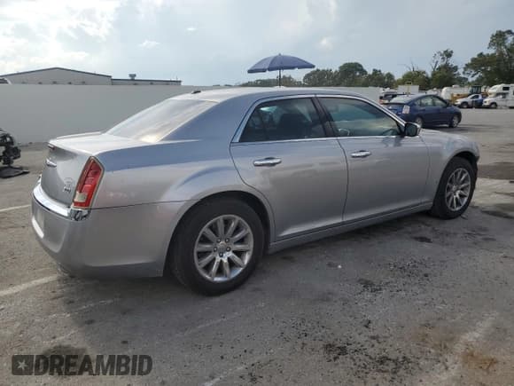 ✅ 2011 Chrysler 300 Limited • VIN: 2C3CA5CG9BH533600 • Lot: 81309675. Wystawiony na Copart z przebiegiem 168 572 mil. Bezpłatny archiwum sprzedaży aukcyjnych z USA i szczegółowy raport historii pojazdu na DreamBid. Zdjęcie 3.