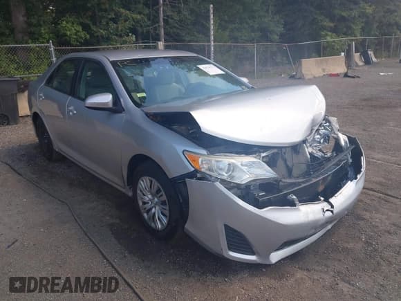 ✅ 2013 Toyota Camry LE • VIN: 4T4BF1FK1DR305982 • Lot: 43079253. Listed on IAAI with 92,098 mi. Free auction sales archive from the USA and detailed vehicle history report at DreamBid. Image 1.
